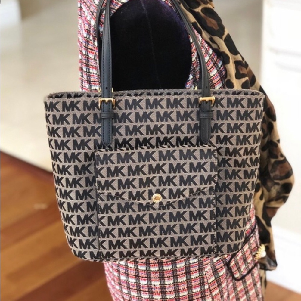 Michael Kors signature MD PKT TOTE HANDBAG